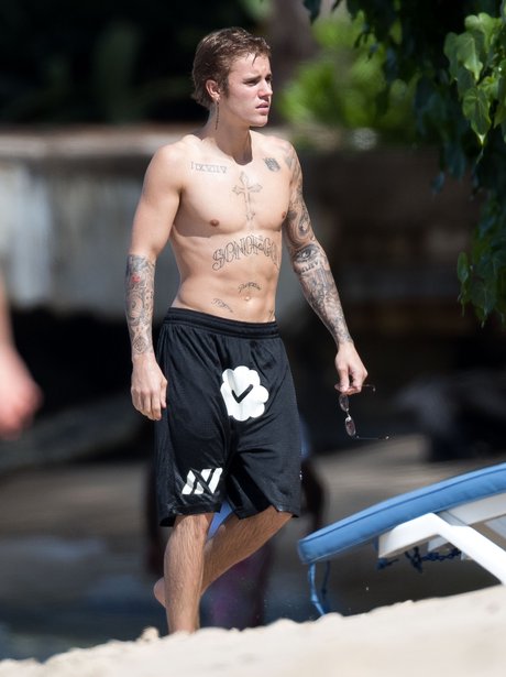 Justin Bieber Struts His Stuff On The Beach In Barbados This Week S